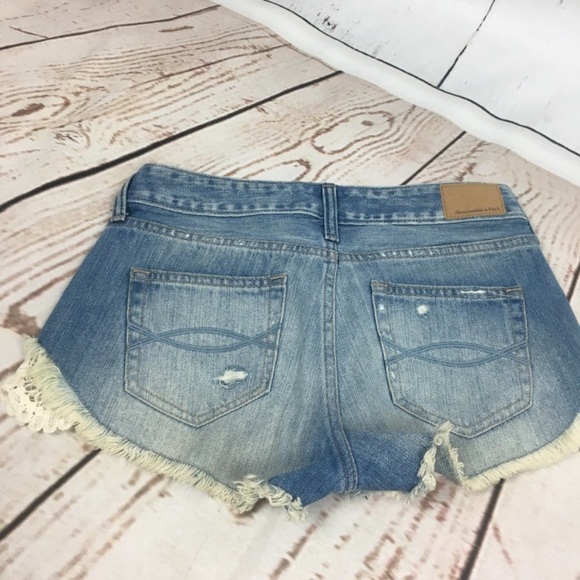 Abercrombie & Fitch shorts - Picture 2 of 3